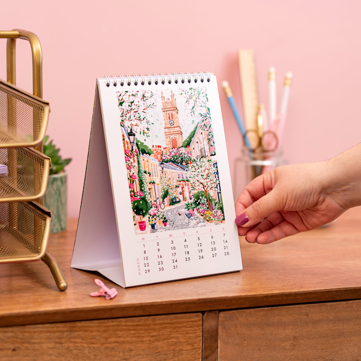 2027 Travel: Desk Calendar